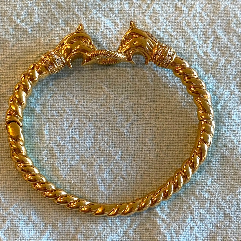 Gold-tone 2 cat bangle bracelet with clasp